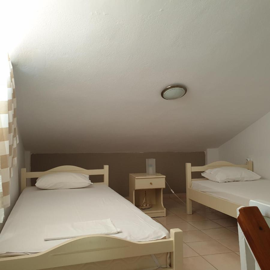 Amparoudes Apartment Kriopigi Luaran gambar