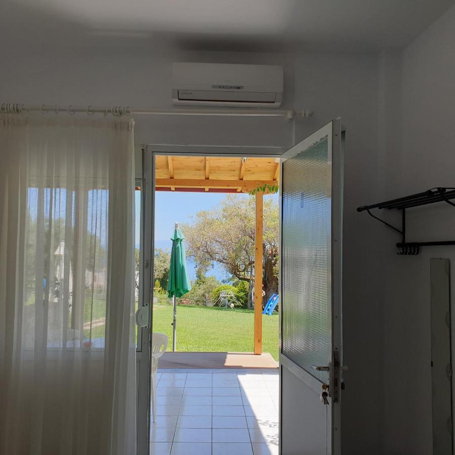Amparoudes Apartment Kriopigi Luaran gambar