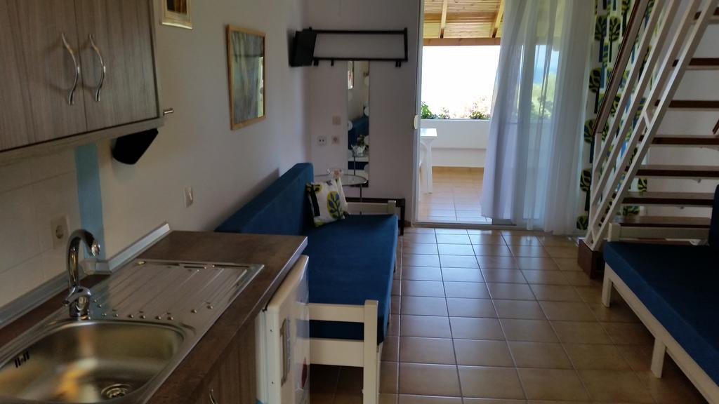 Amparoudes Apartment Kriopigi Bilik gambar