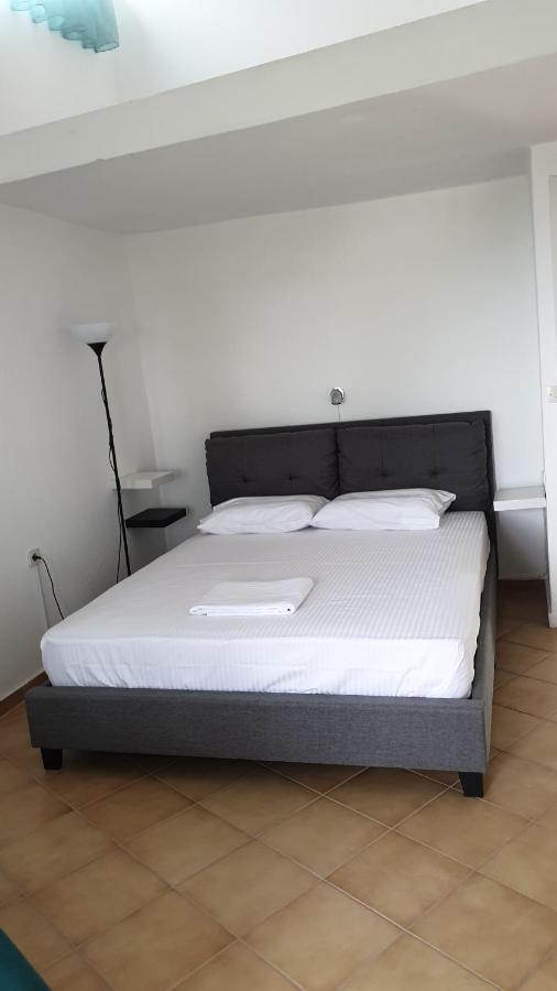 Amparoudes Apartment Kriopigi Luaran gambar
