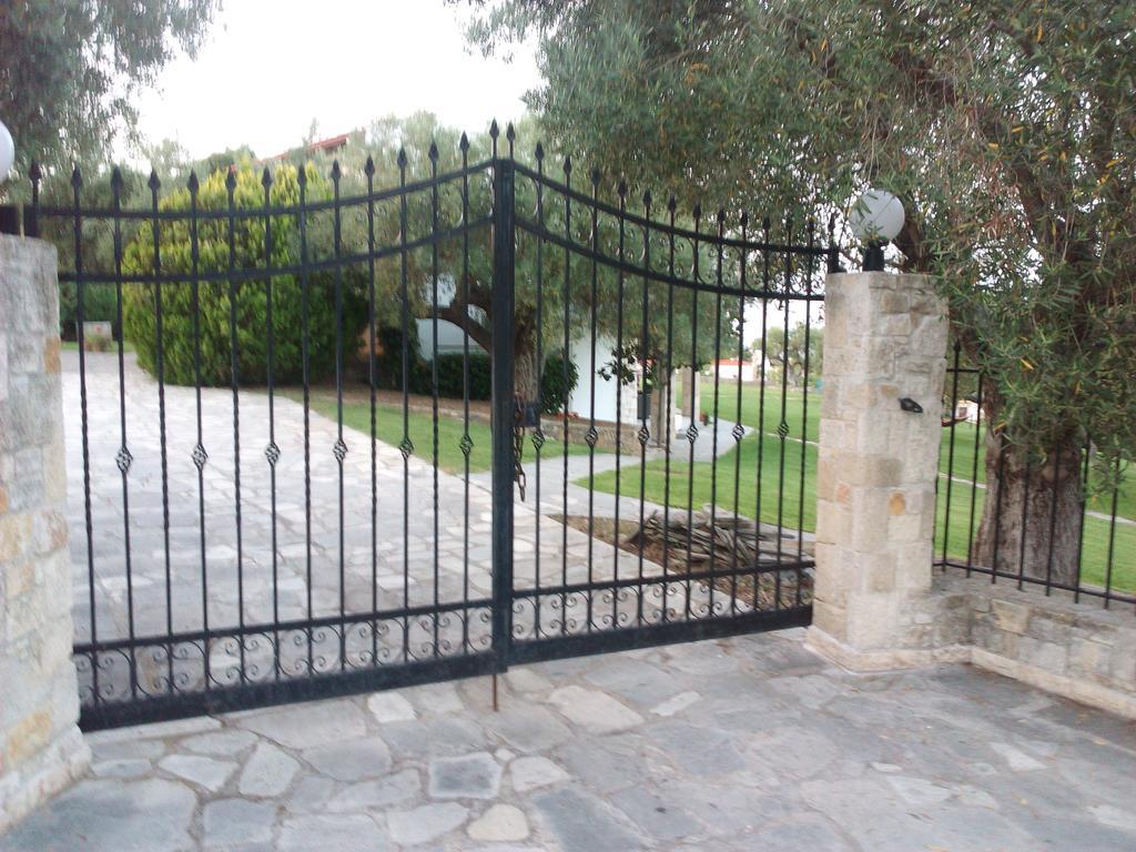 Amparoudes Apartment Kriopigi Luaran gambar