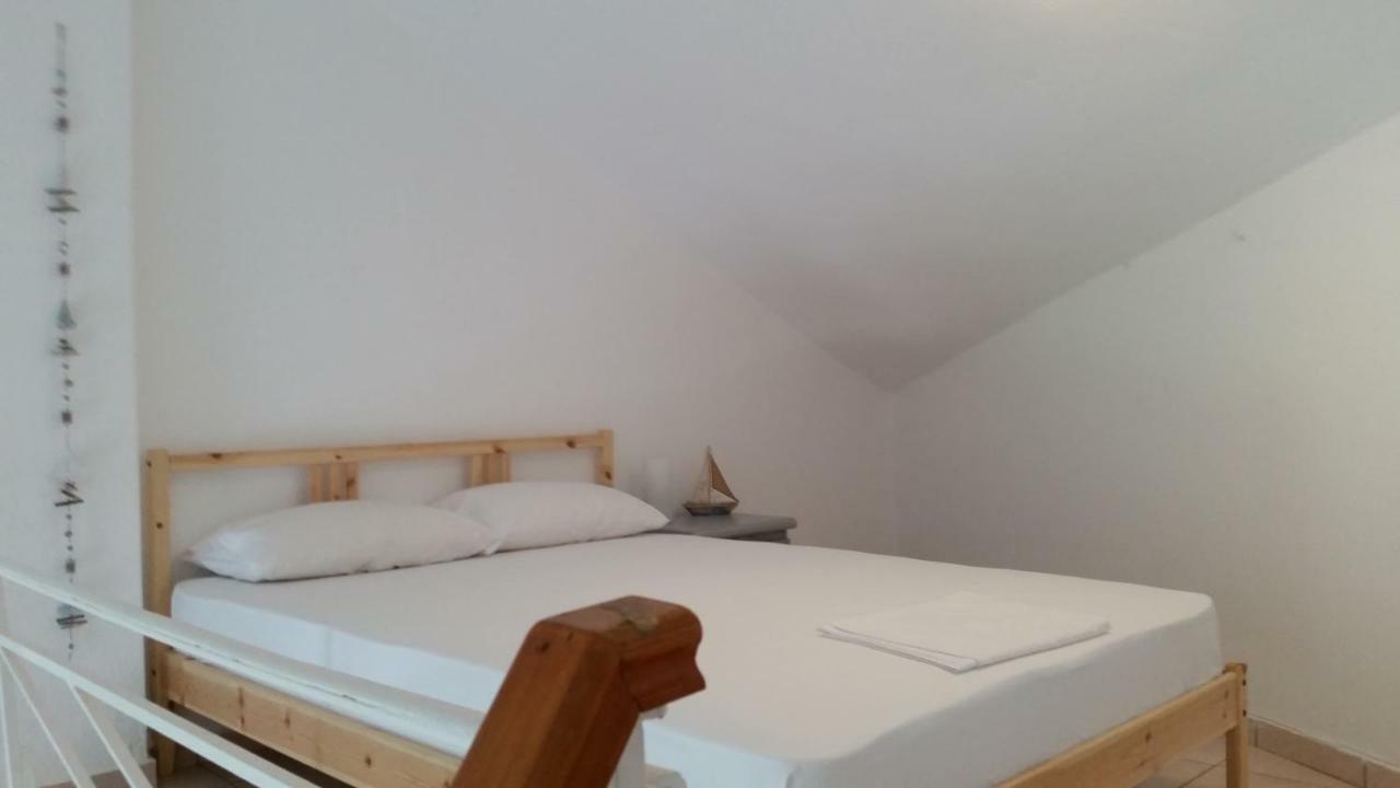 Amparoudes Apartment Kriopigi Luaran gambar